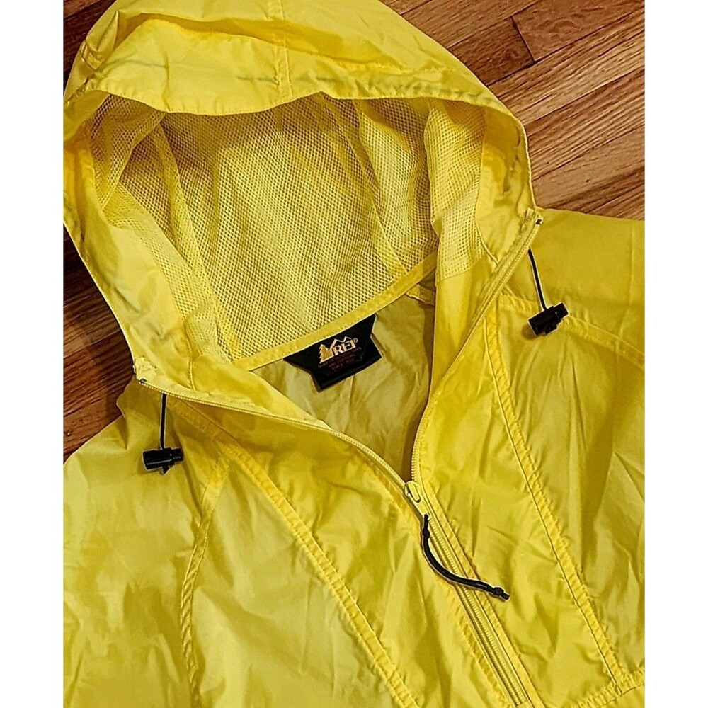 REI Yellow Vintage S 90s Hoodie Pullover WindBreaker Rain Y2K Packable Pocket